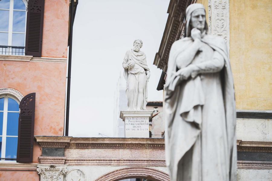 Statue of Dante Alighieri poi